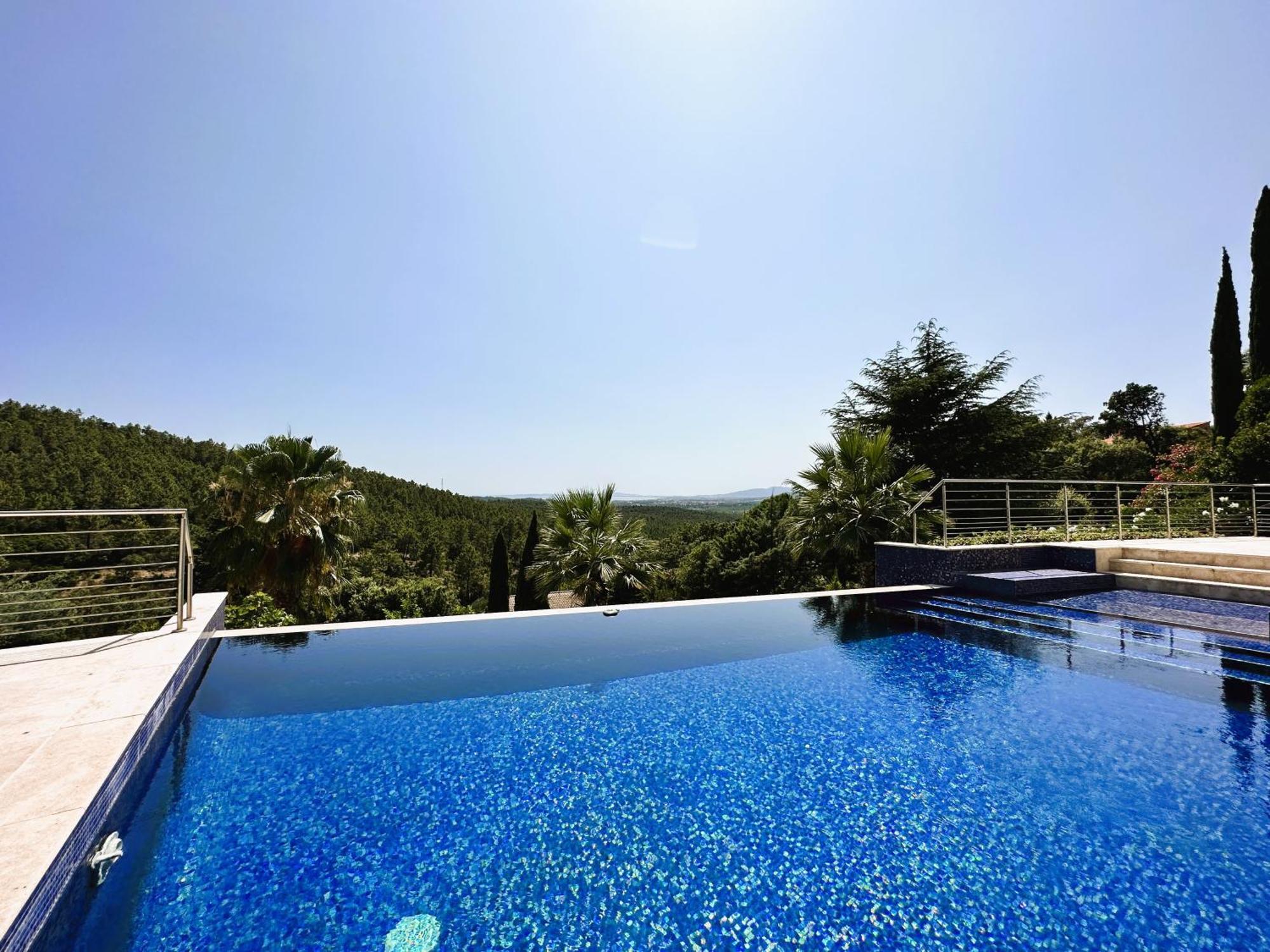 La Mandragora, Belle Villa Pour 6 Personnes Avec Piscine A Debordement Et Vue Mer A La Londe-Les-Maures Kültér fotó